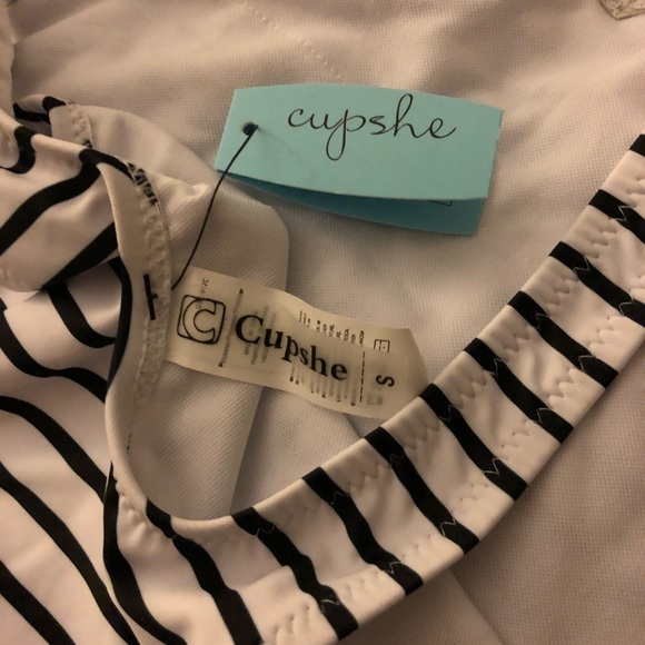 Cupshe Black and White Striped Swimsuit - Picture 4 of 4